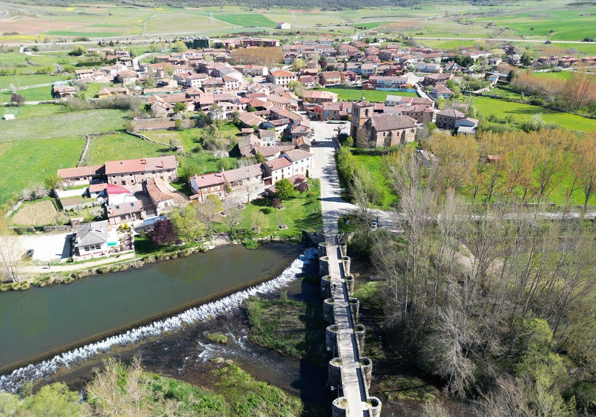 Vista aérea de Salinas de Pisuerga.