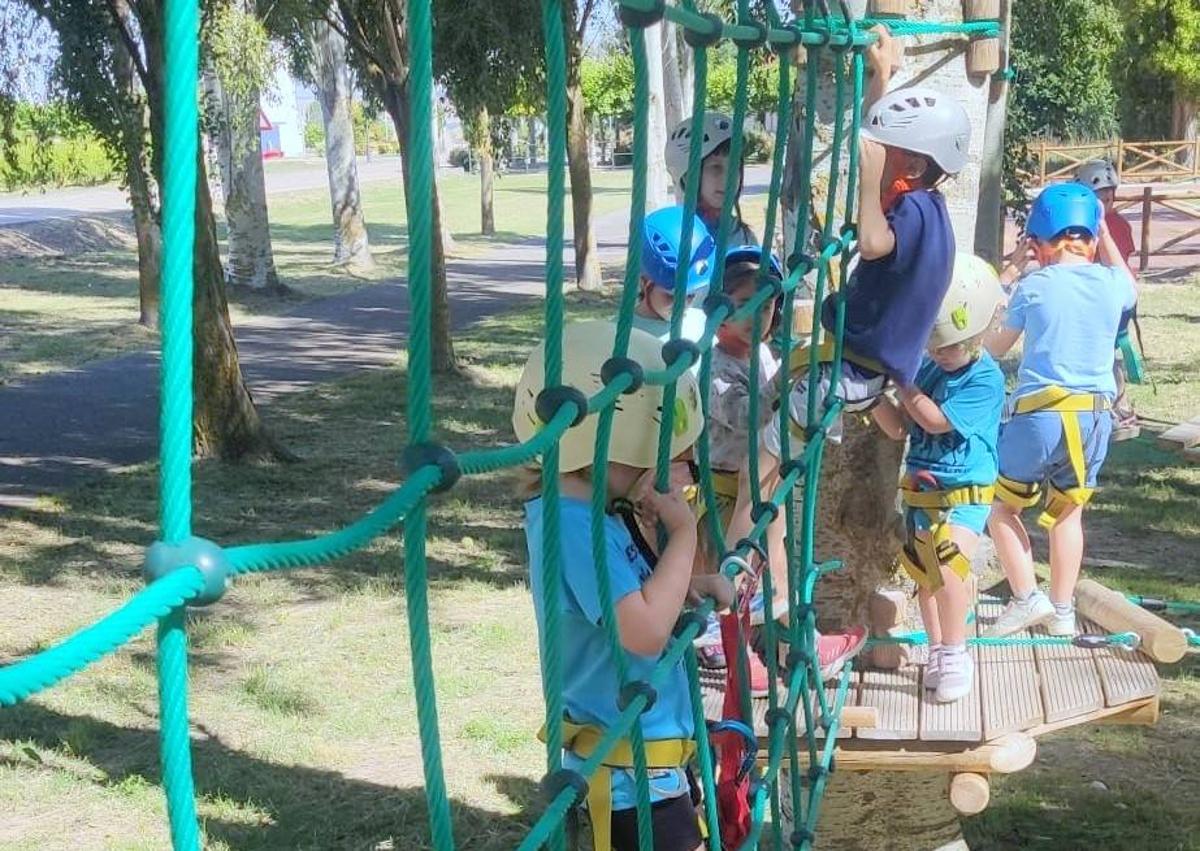 Imagen secundaria 1 - El grupo anfititrión 'Viejo Castillo' abrirá el Festival 'Almuenza Folk'¡ y actividades deportivas infantiles en Hornillos de Cerrato.