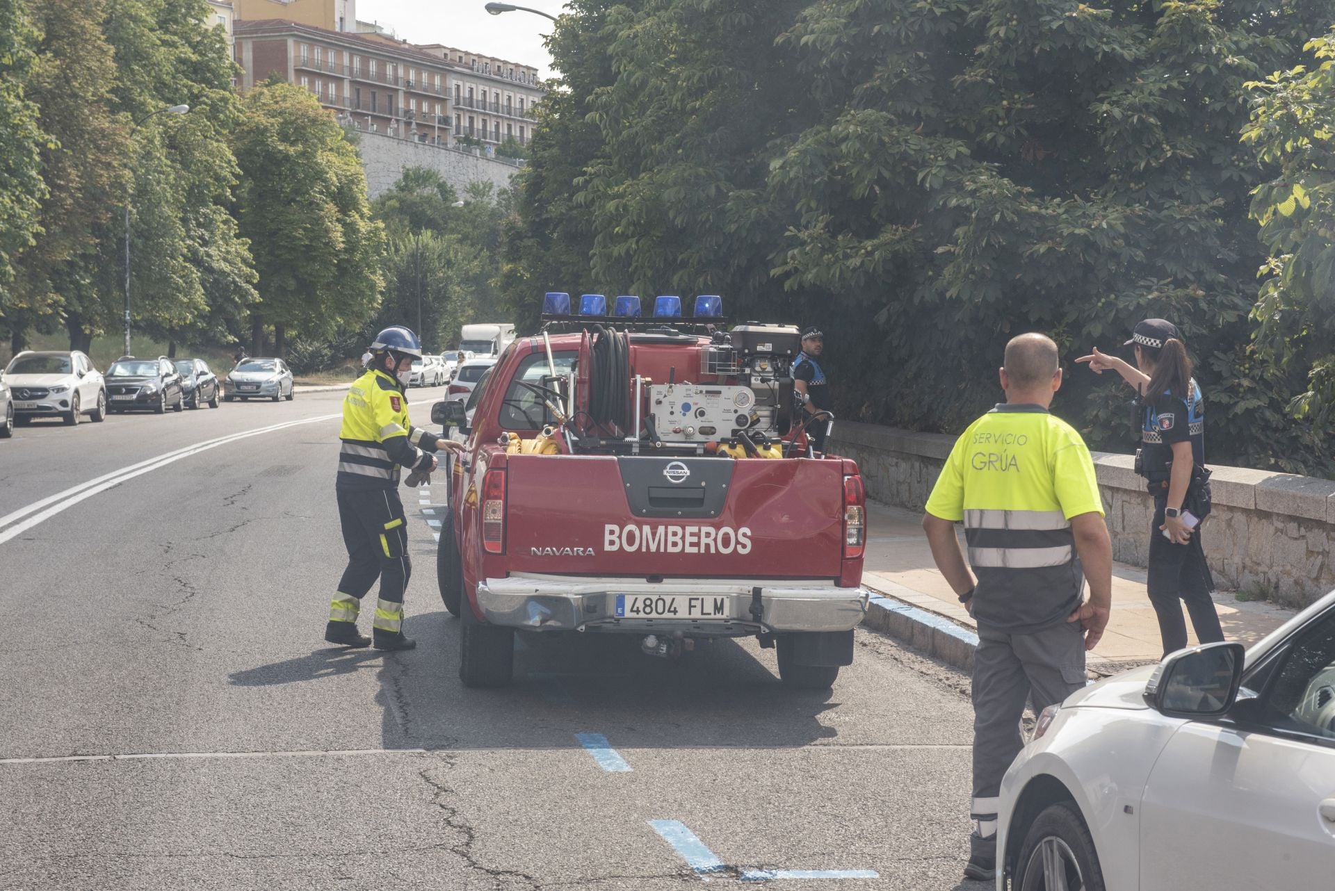 Fotografías del incendio junto al centro de salud de San Lorenzo