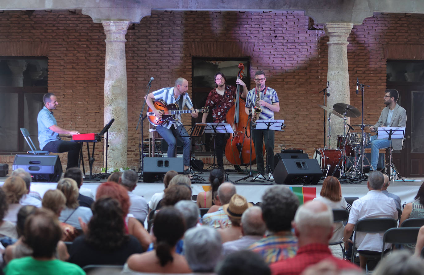 Los atardeceres llenan de música el castillo de Monzón