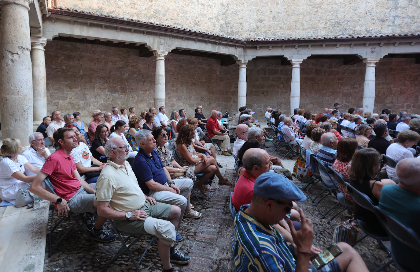 Los atardeceres llenan de música el castillo de Monzón