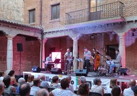 Los atardeceres llenan de música el castillo de Monzón