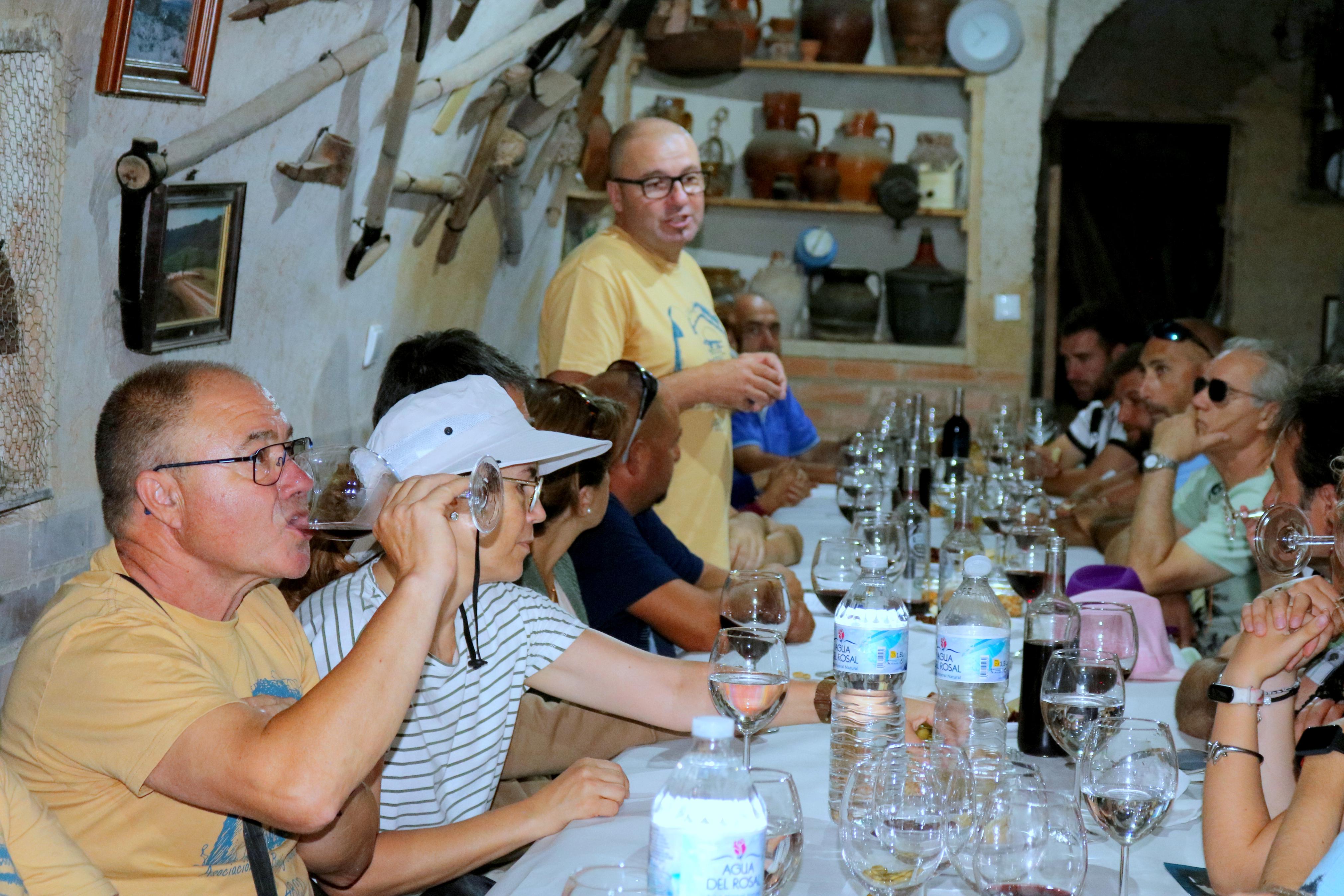 X Ruta Guiada por las Bodegas y Cuevas de Dueñas