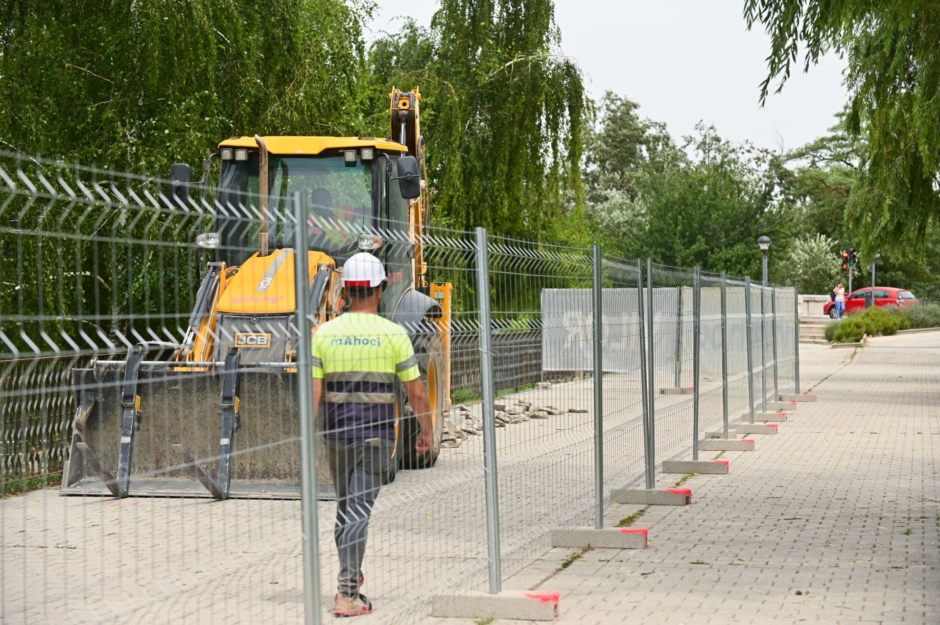 Empiezan las obras para destruir el carril bici de Isabel La Católica