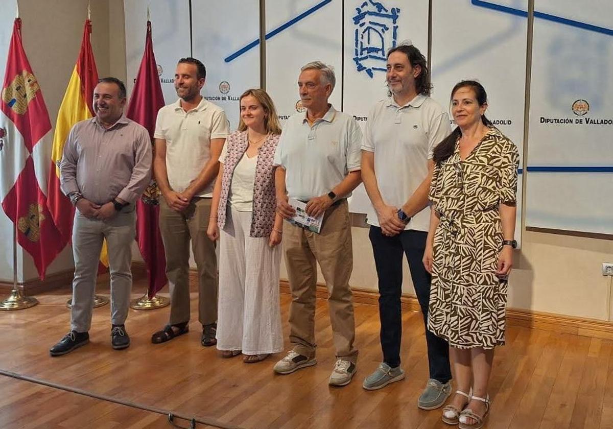 Presentación de la I Marcha y Bicicletada contra el cáncer Tierra de Pinares en la Diputación de Valladolid.