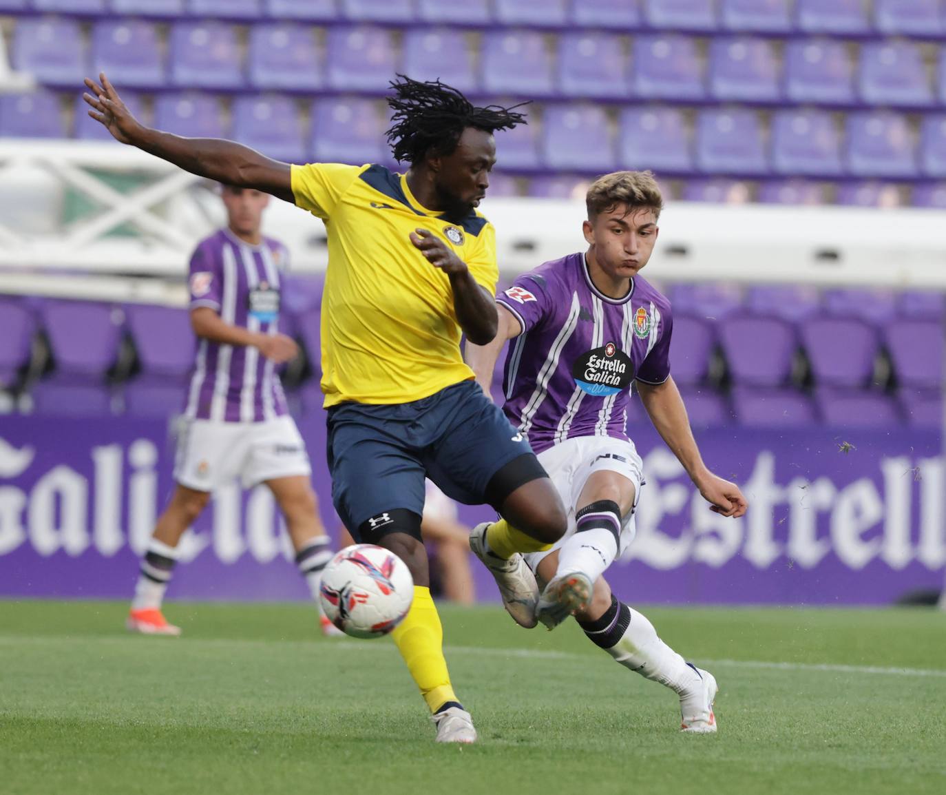 Las imágenes del amistoso en el José Zorrilla entre el Real Valladolid y el Pau Fútbol Club