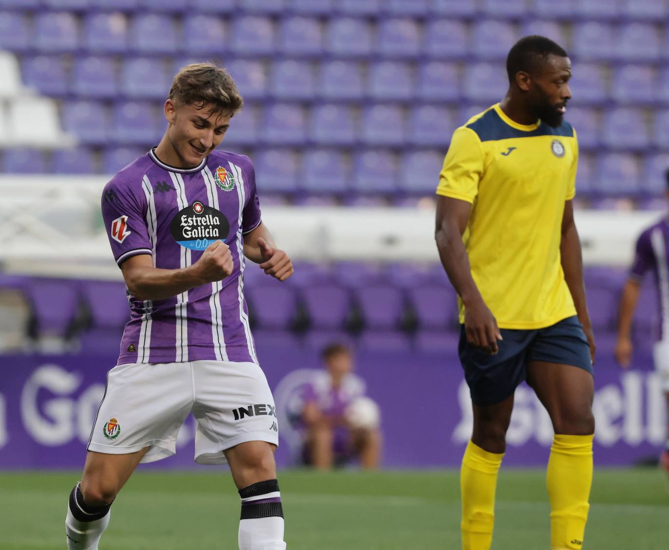 Las imágenes del amistoso en el José Zorrilla entre el Real Valladolid y el Pau Fútbol Club