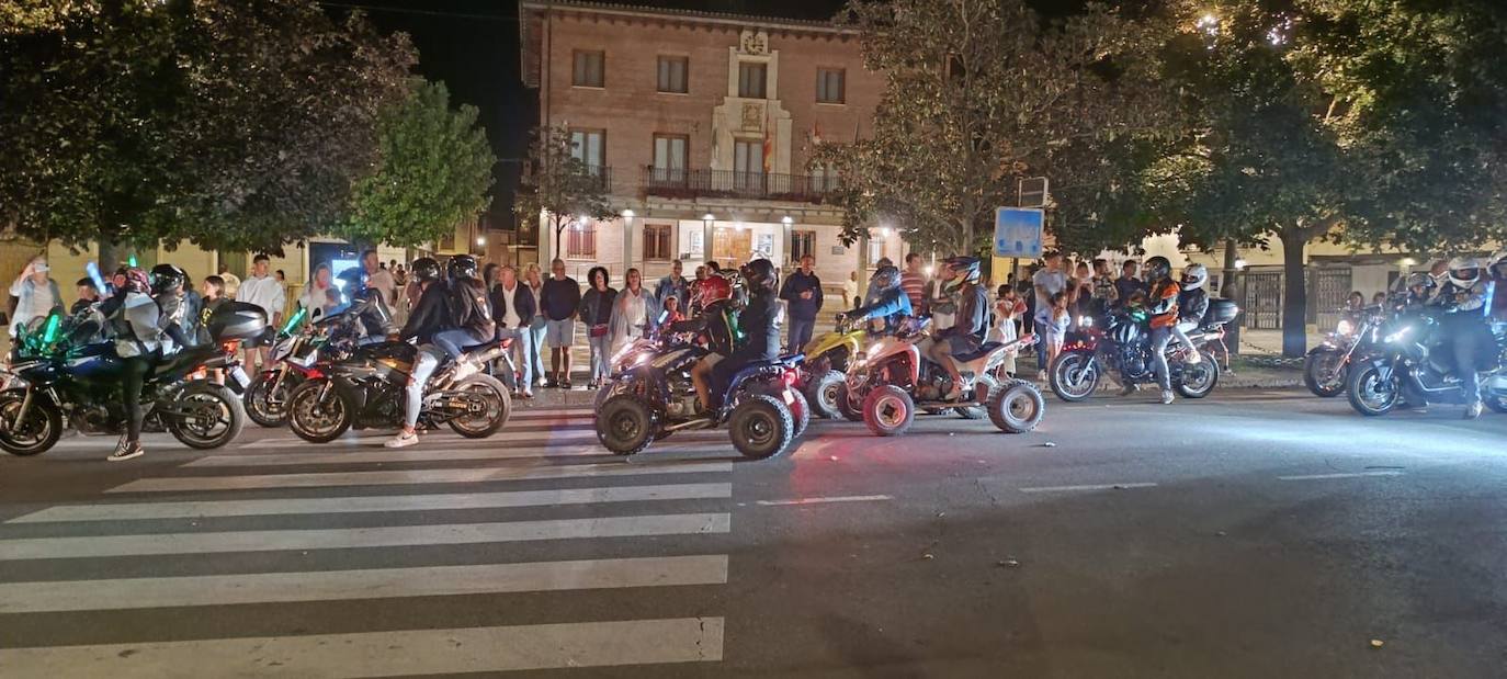 Un centenar de motos rugen en Saldaña