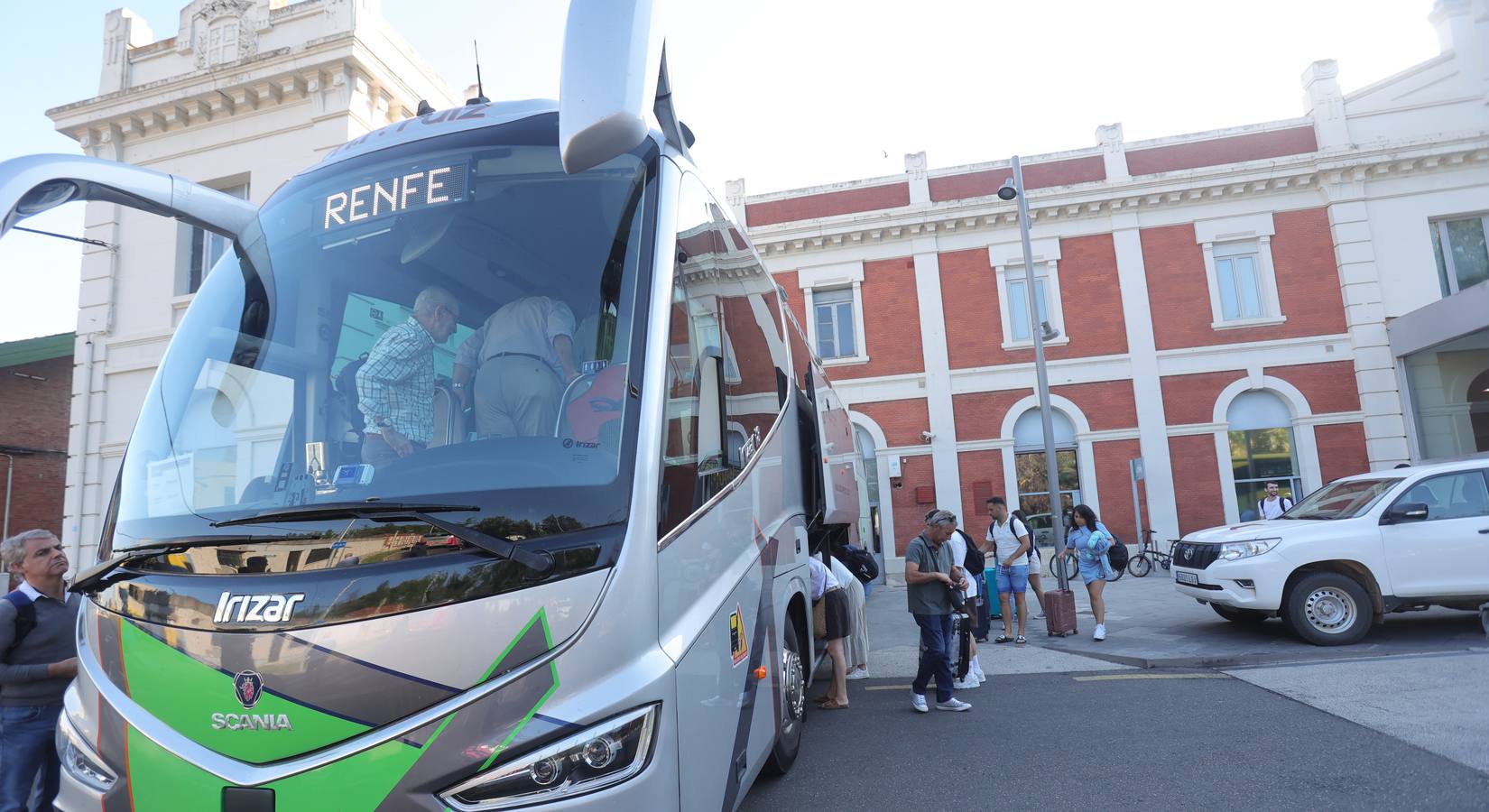 Renfe inicia los traslados en bus a Cantabria por las obras del AVE