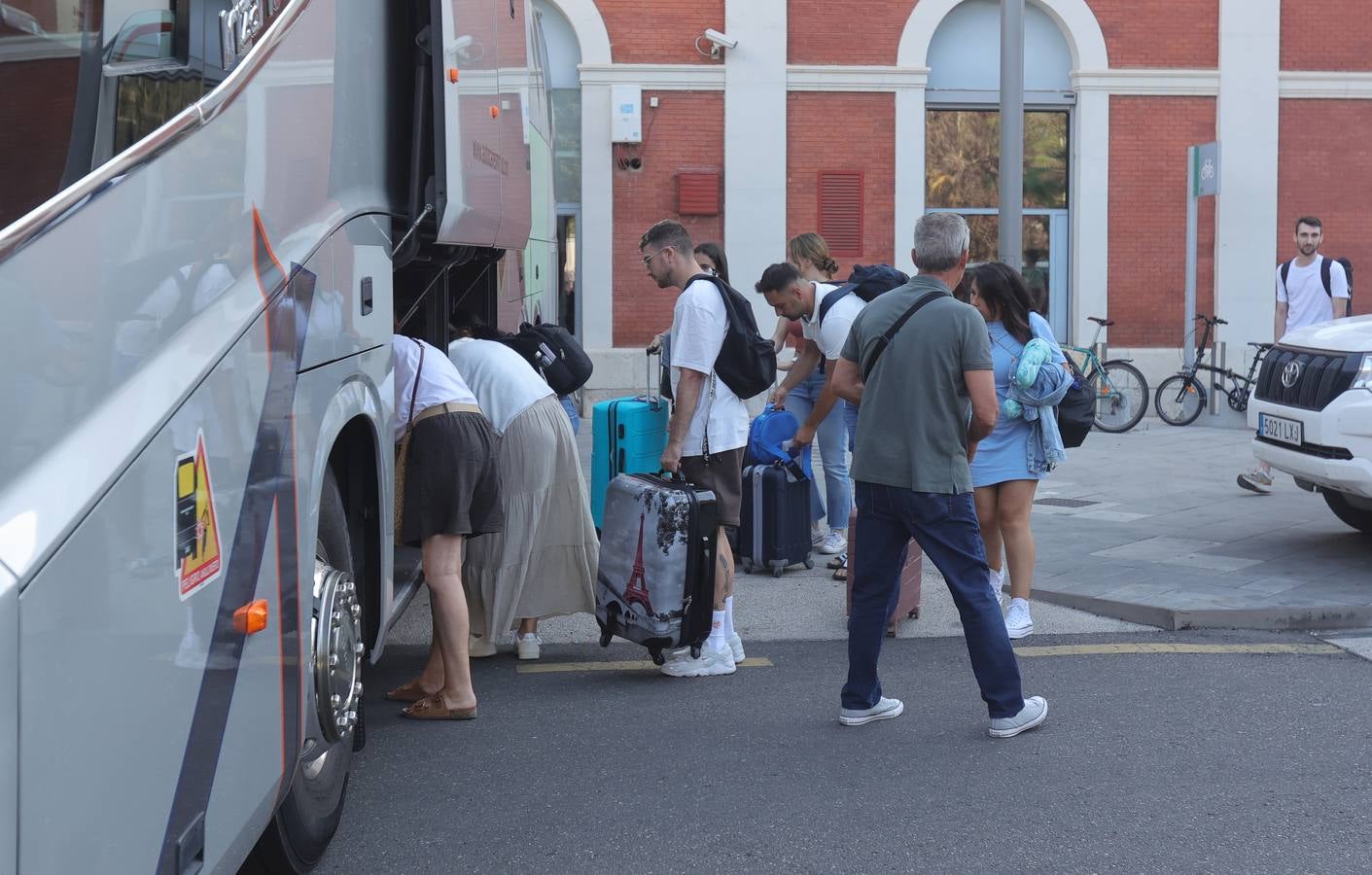 Renfe inicia los traslados en bus a Cantabria por las obras del AVE