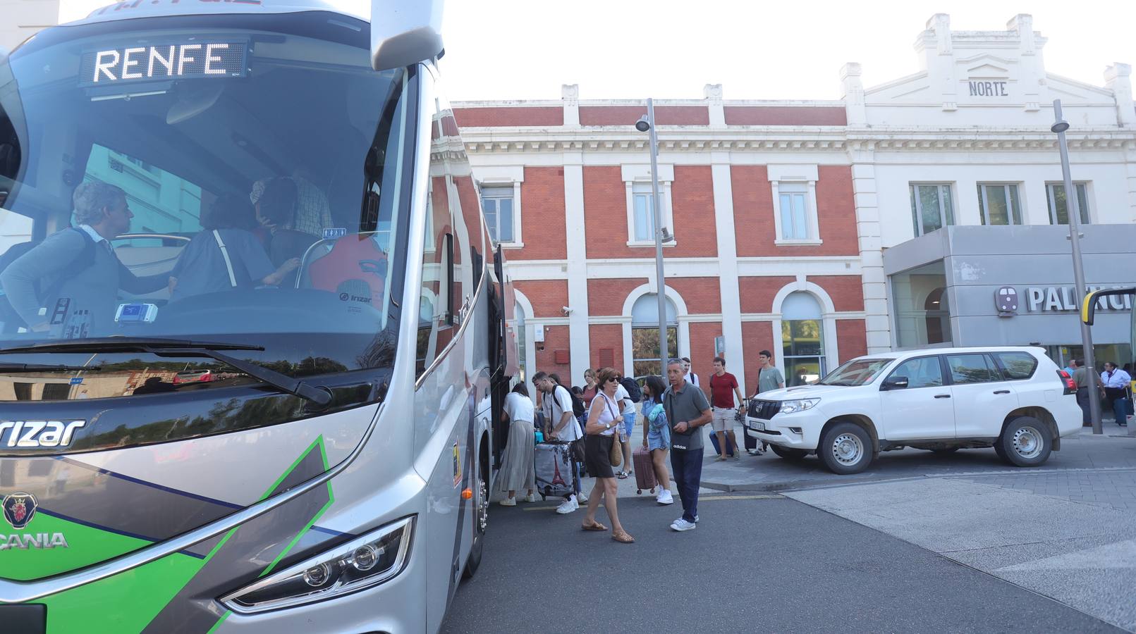 Renfe inicia los traslados en bus a Cantabria por las obras del AVE