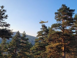 Labores de extinción del incendio en la sierra de Guadarrama