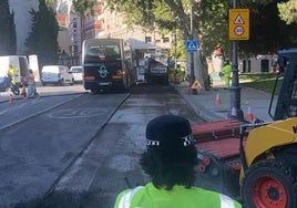 El corte en la calle López Gómez desde la plaza de la Universidad, donde los autobuses tenían dificultad para pasar.