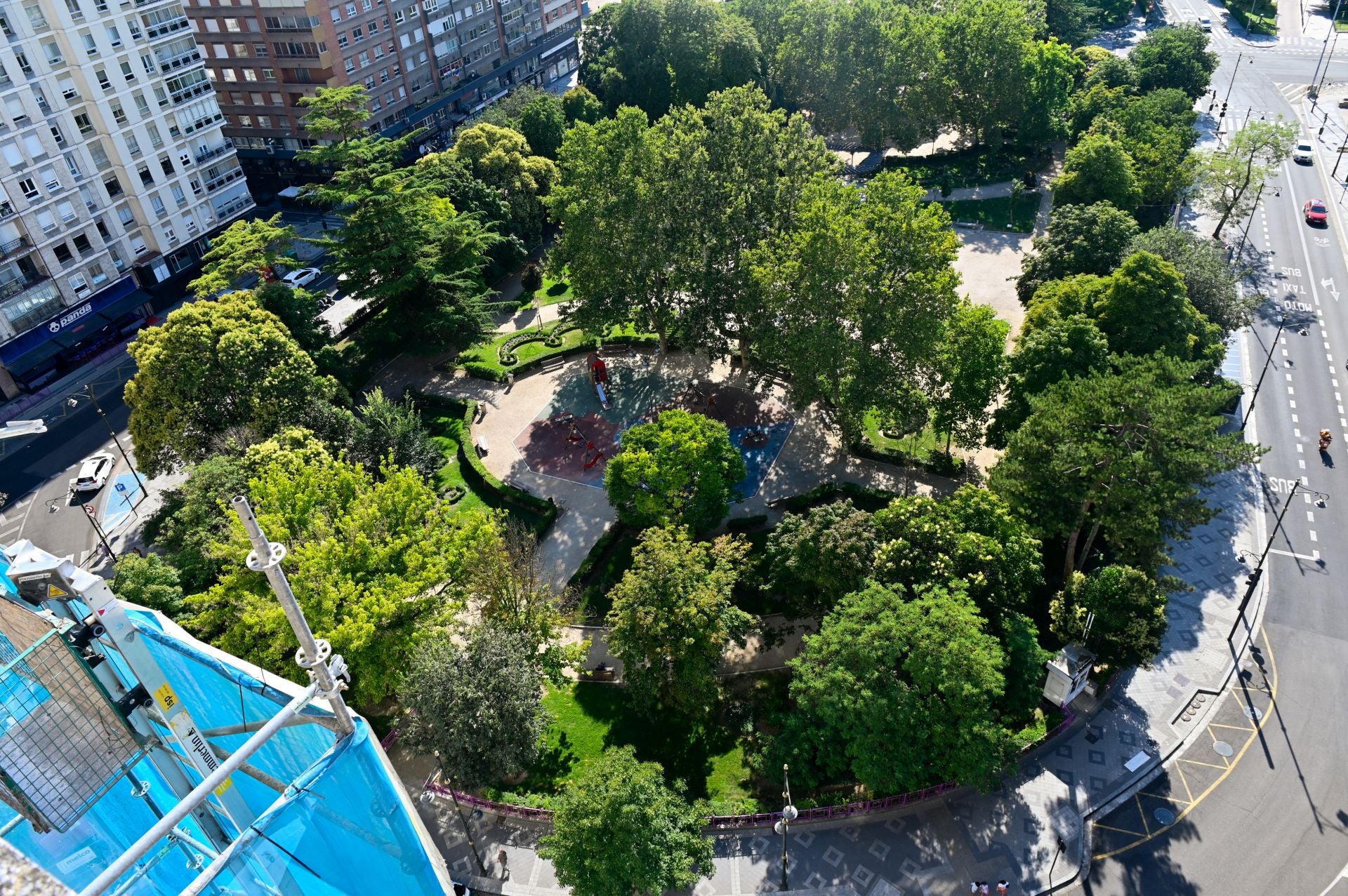 La plaza de Poniente de Valladolid, en imágenes