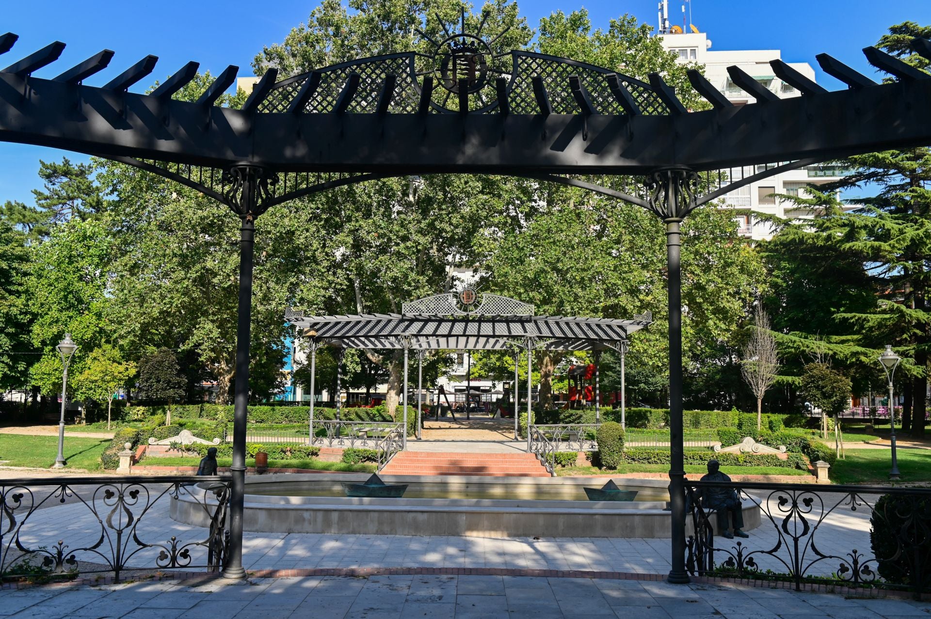 La plaza de Poniente de Valladolid, en imágenes