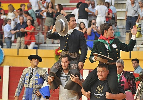 Sergio Domínguez y Guillermo Hermoso en la corrida de Íscar.