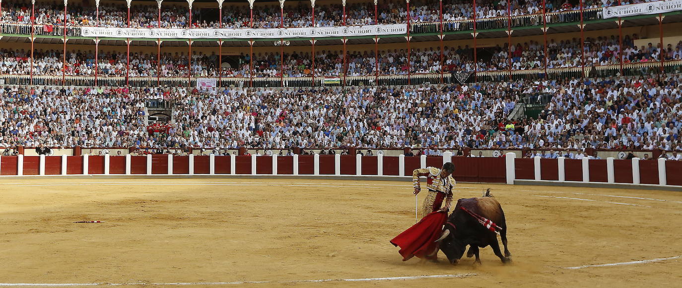 La plaza de toros llena, el 4 de septiembre de 2016, en el homenaje a Víctor Barrio.