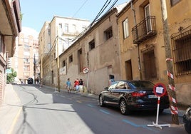 Calle Antonio Machado y edificios que serán derribados este jueves.