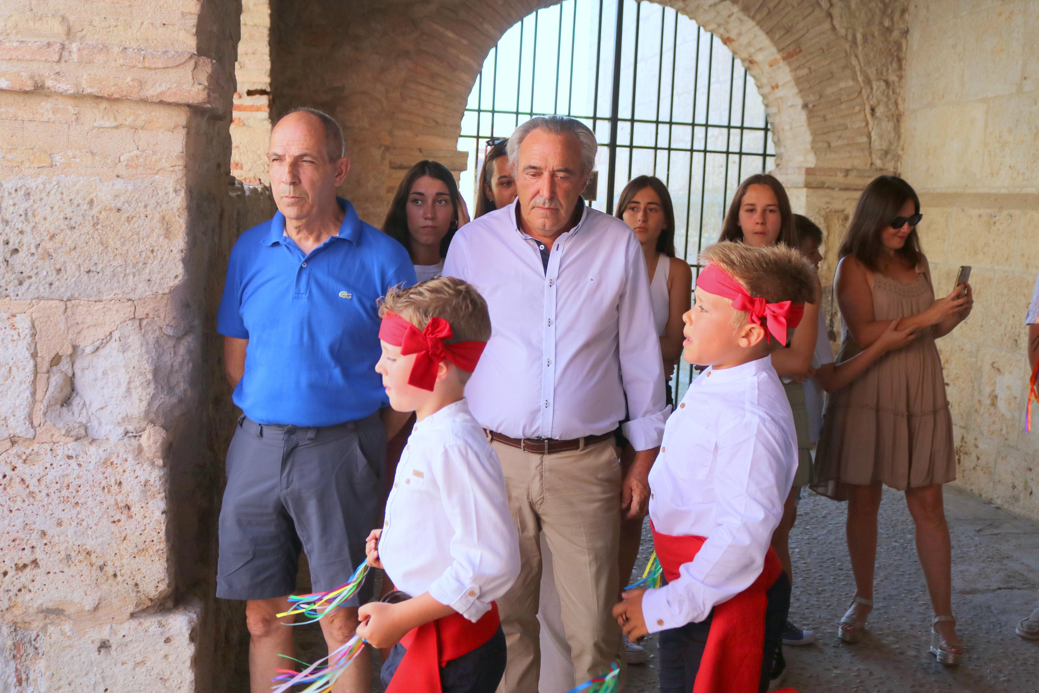 Danzas y vivas en honor a San Mamés