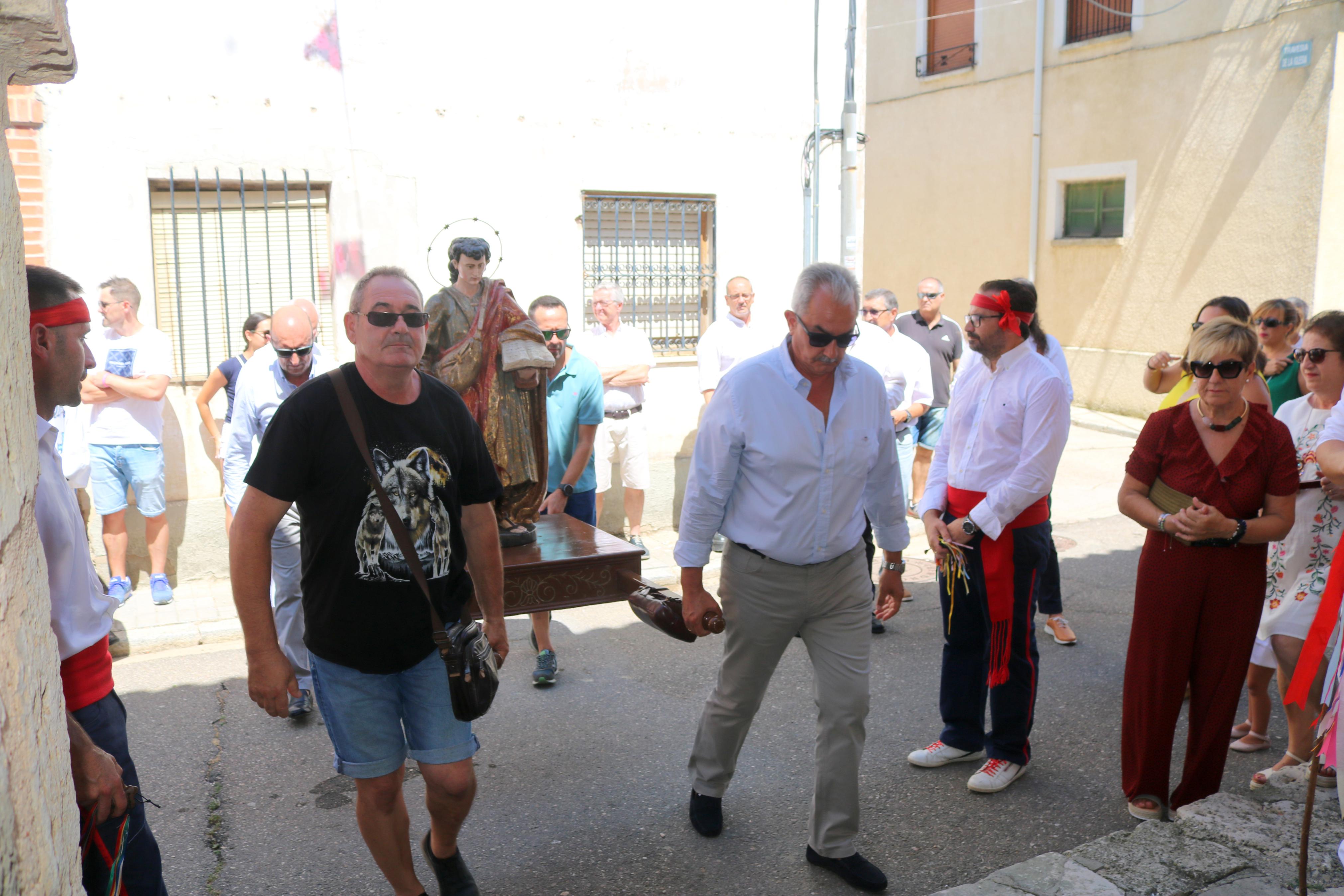 Danzas y vivas en honor a San Mamés