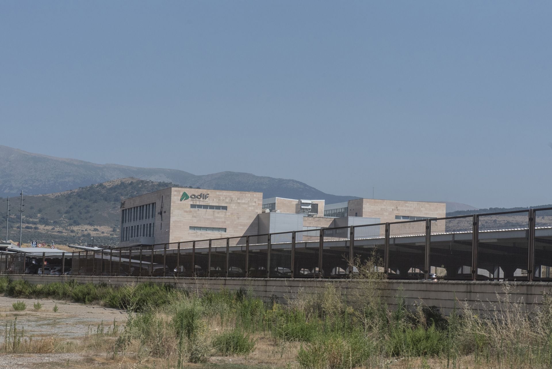 Aparcamiento actual de la estación Segovia-Guiomar.