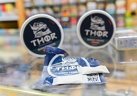 Snus, pequeñas bolsas de nicotina que se venden en los estancos.