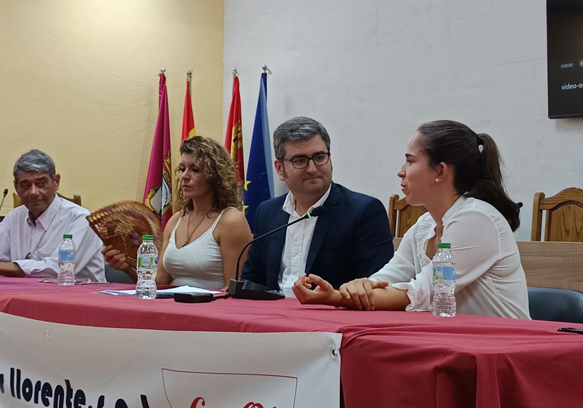 Presentación de la novillada en favor de la lucha contra el cáncer.