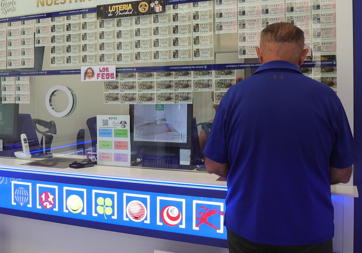 Interior de una administración de lotería.