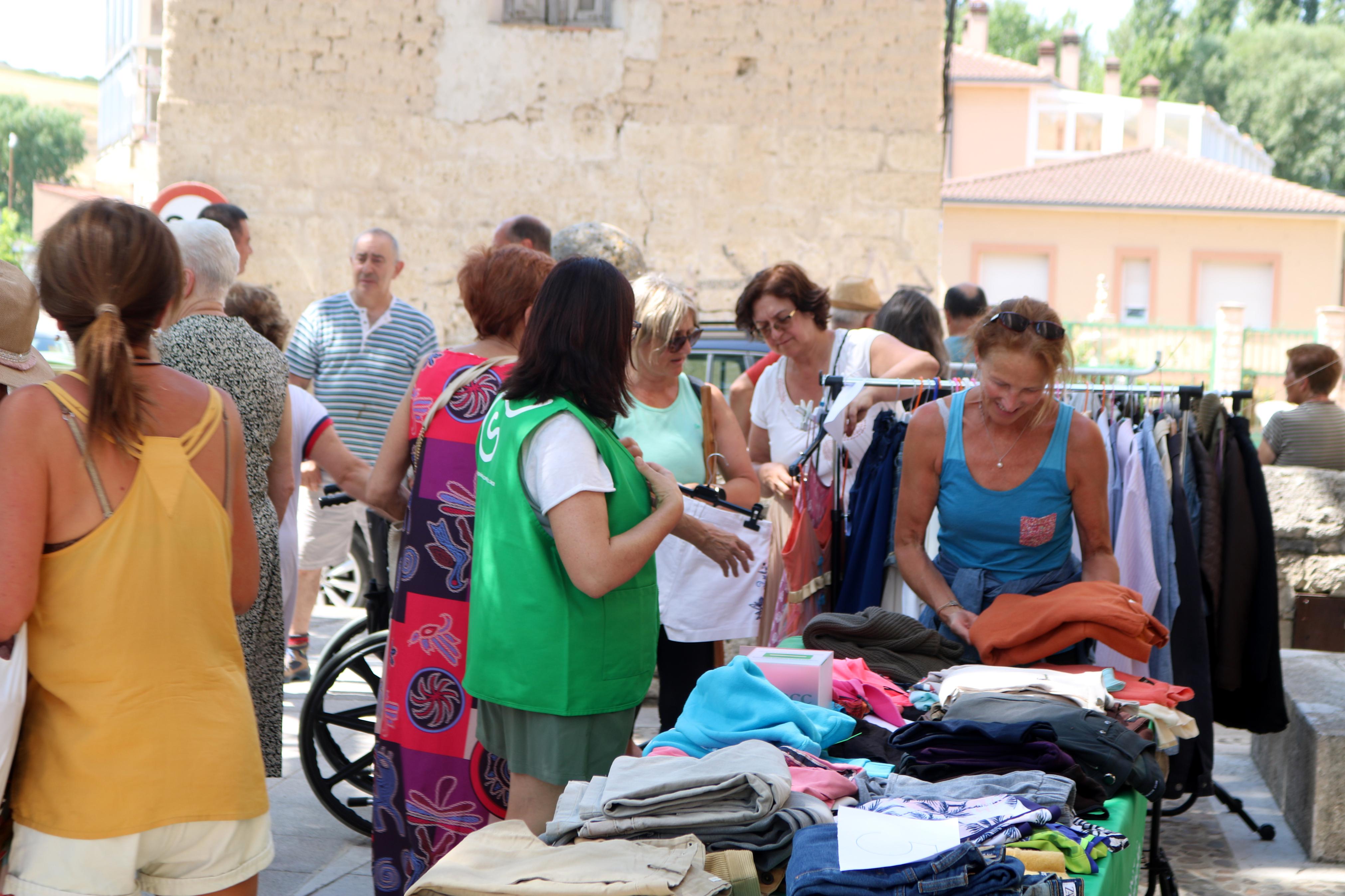 Mercado Solidario de Segunda Mano en Antigüedad