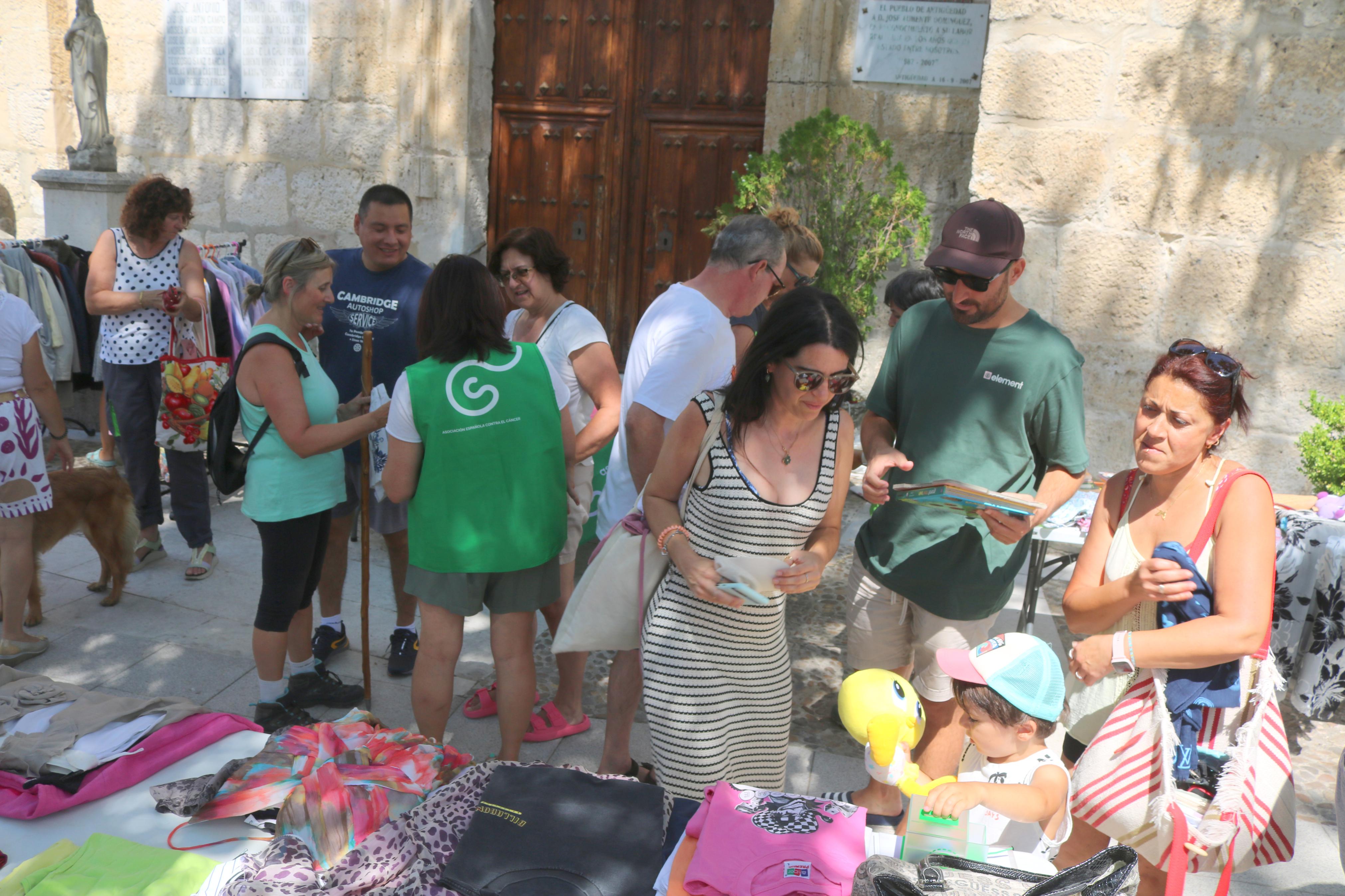 Mercado Solidario de Segunda Mano en Antigüedad