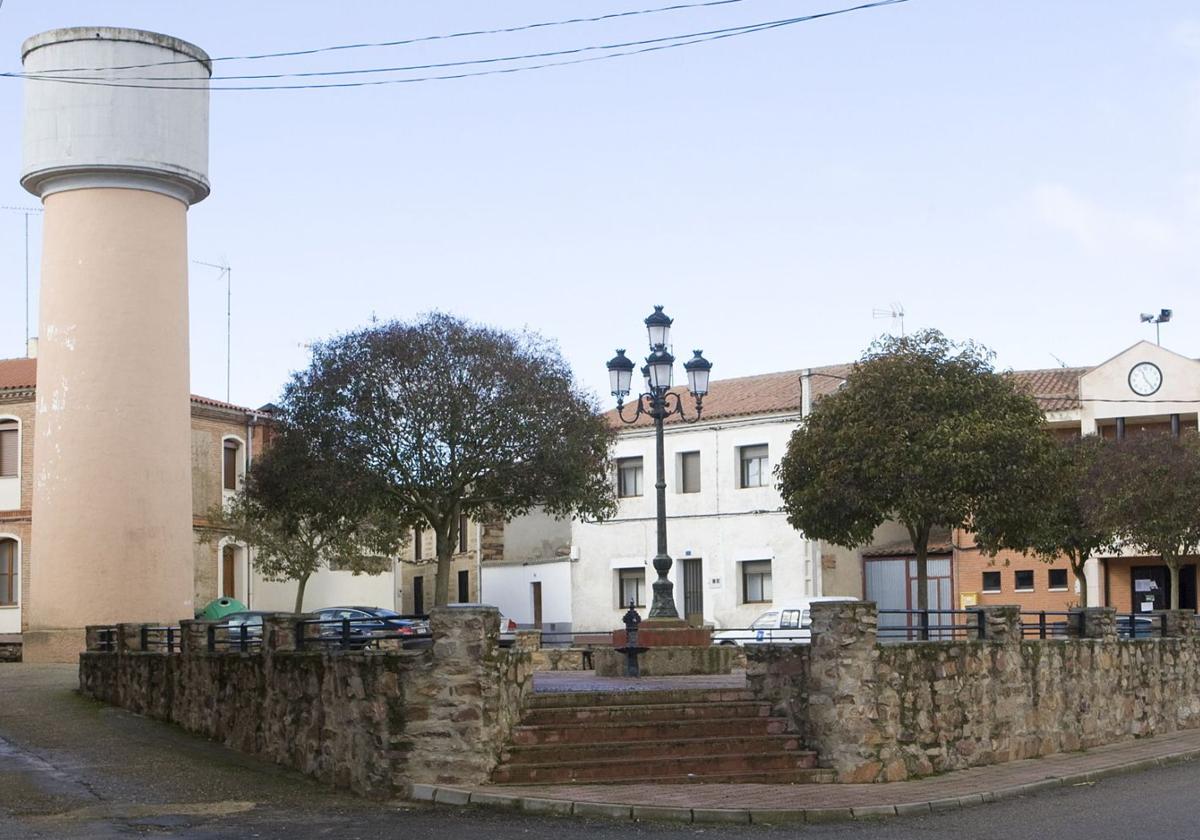 Plaza Mayor del municipio zamorano de Perilla de Castro.