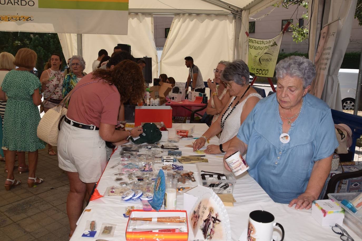 Gran afluencia de asistentes en la Feria del Comercio en Guardo