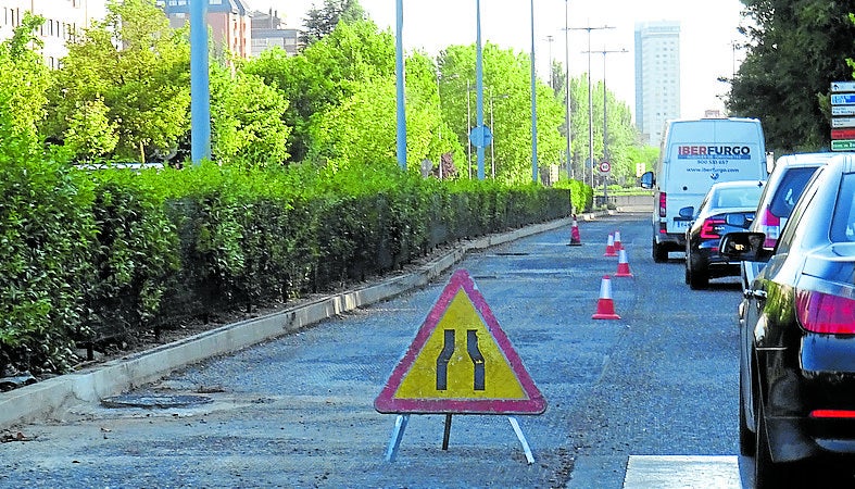 La calle Padre Francisco Suárez permanecerá cortada al tráfico tres días