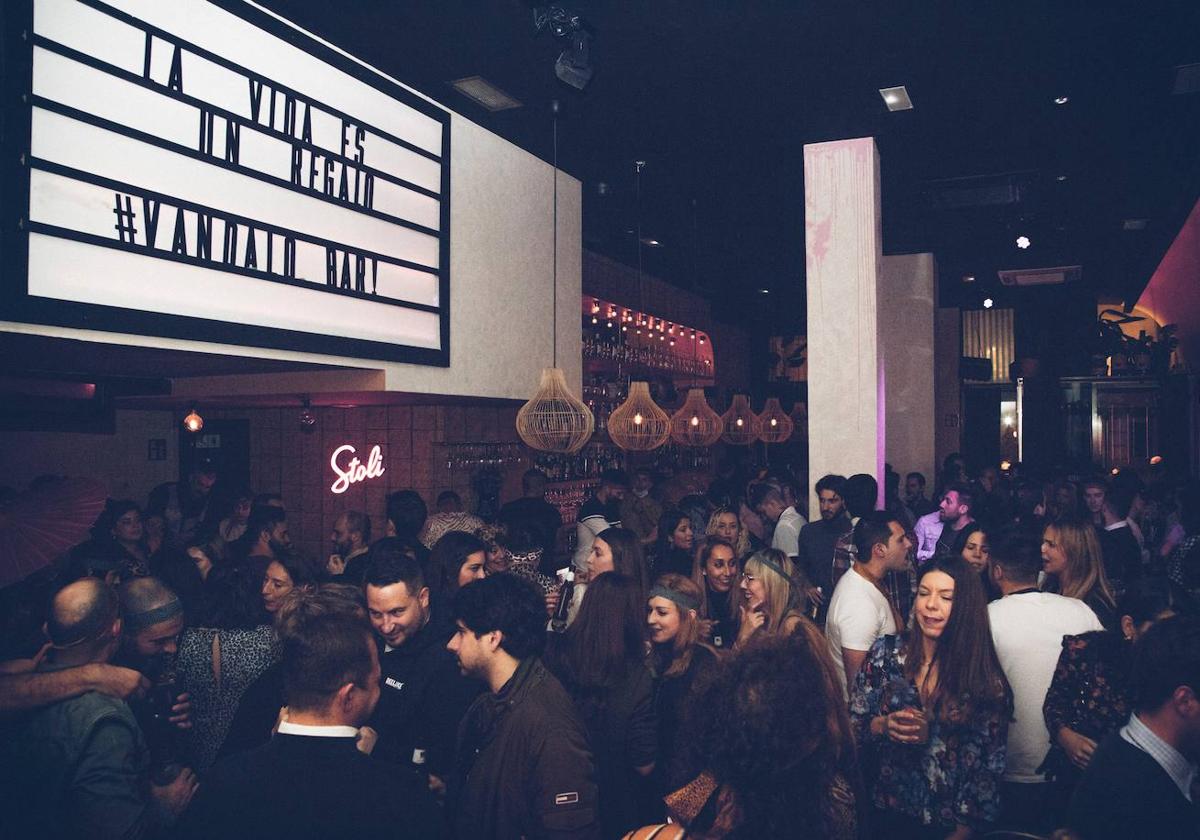 Ambiente en el bar Vándalo de Valladolid, en un fin de semana.