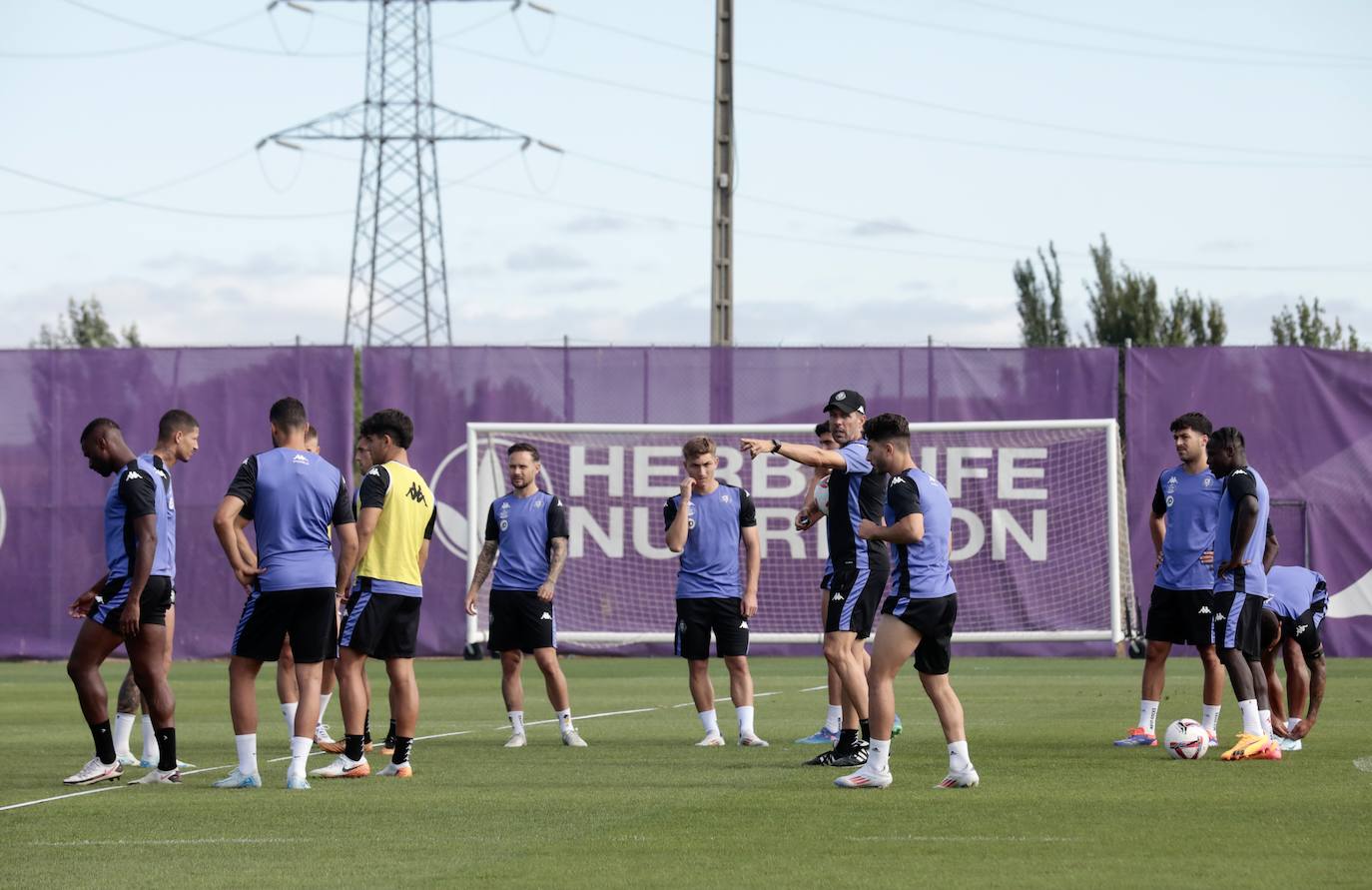 El entrenamiento a puerta abierta del Real Valladolid, en imágenes