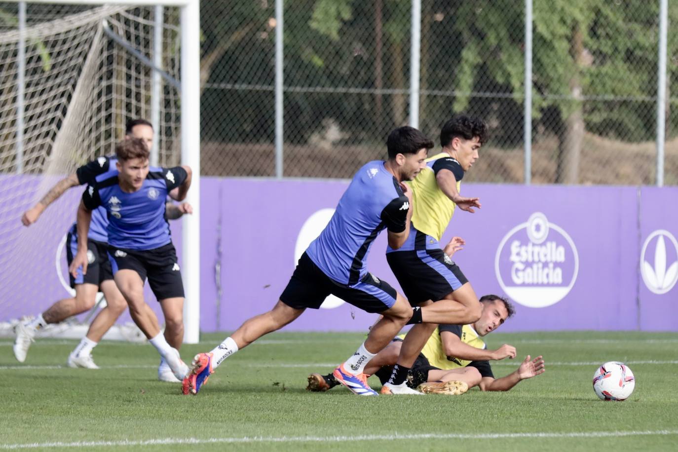 El entrenamiento a puerta abierta del Real Valladolid, en imágenes