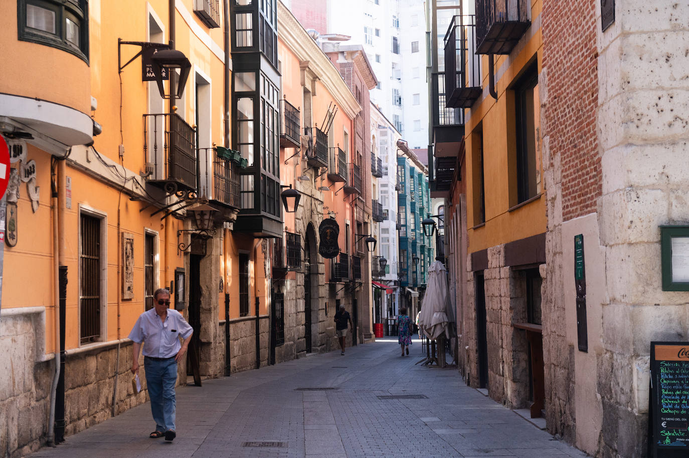 Un recorrido en imágenes por la calle Correos