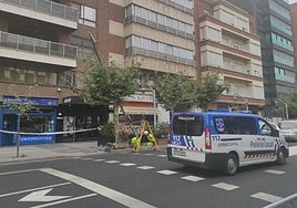 Semáforo dañado por el camión en la avenida República Argentina.