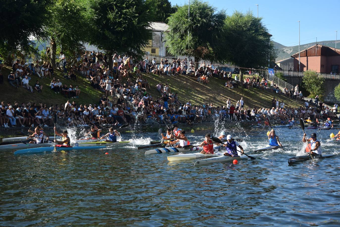 Fiesta de las piraguas en Velilla del Río Carrión