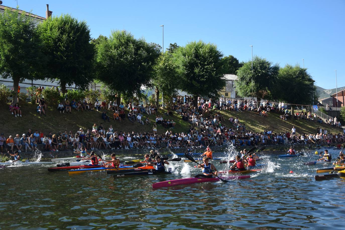 Fiesta de las piraguas en Velilla del Río Carrión