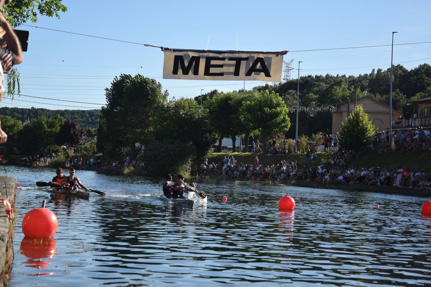 Fiesta de las piraguas en Velilla del Río Carrión