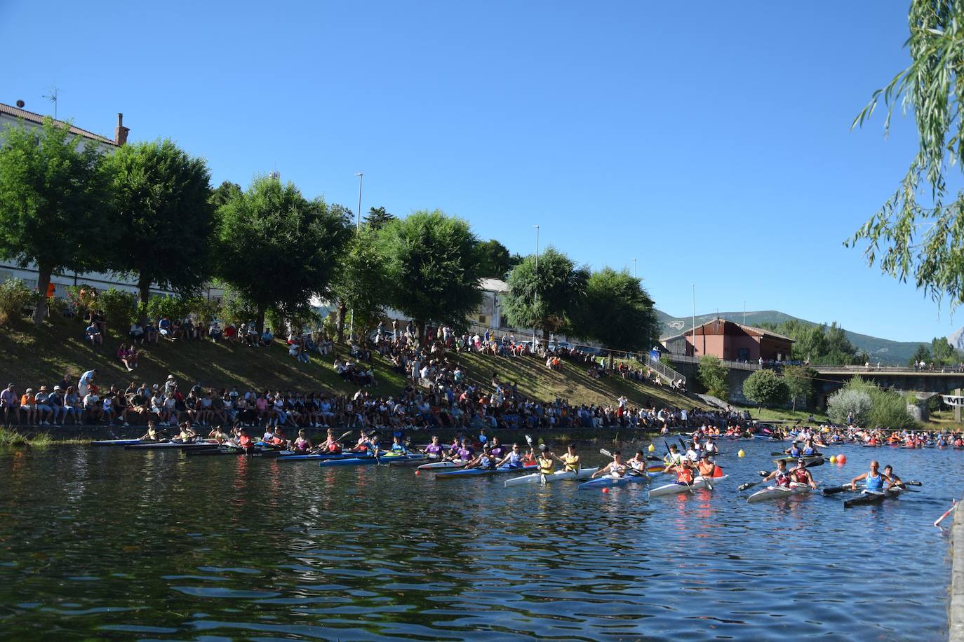 Fiesta de las piraguas en Velilla del Río Carrión