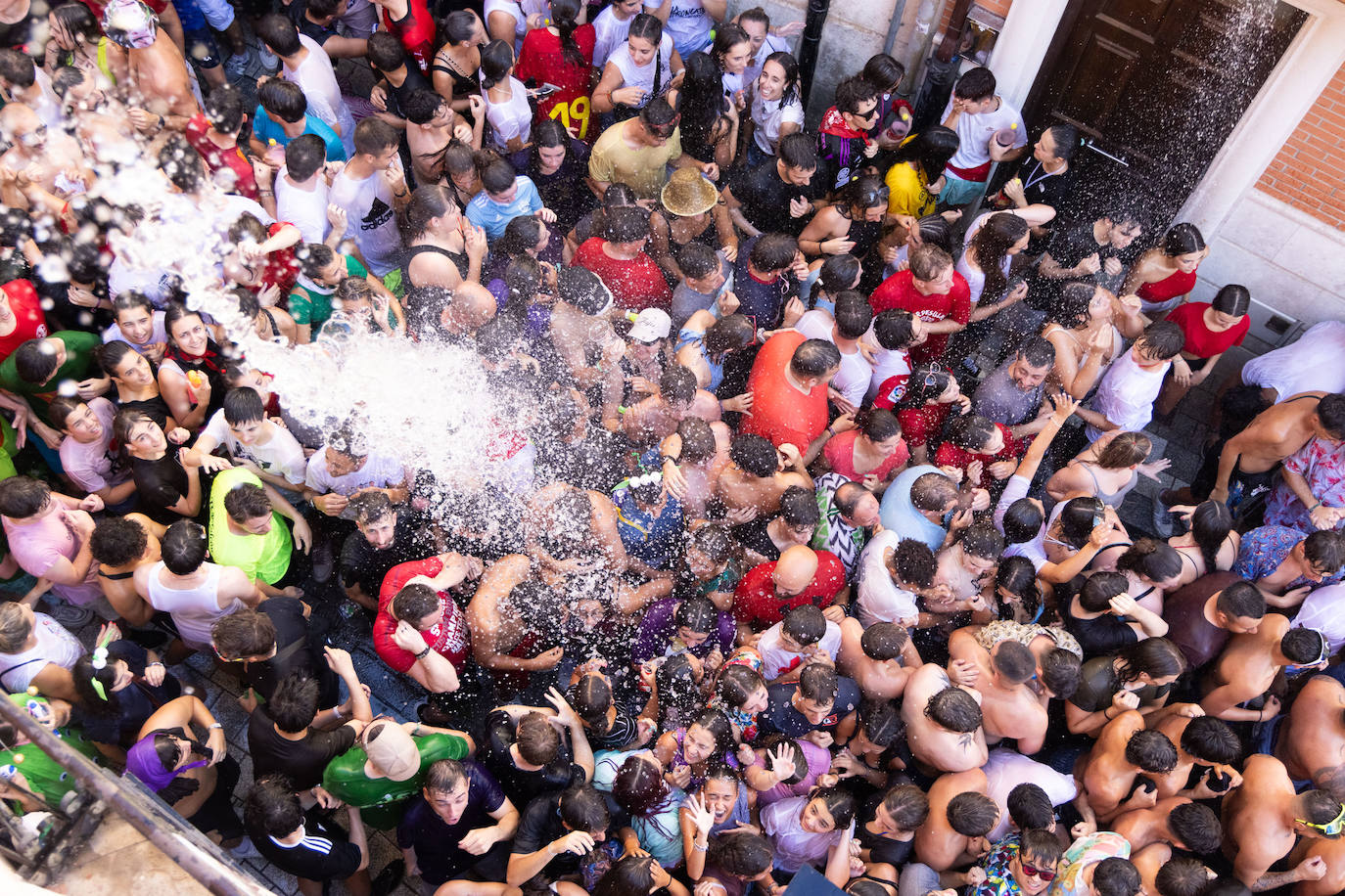 Todas las imágenes del multitudinario primer chúndara en las fiestas de Peñafiel 2024