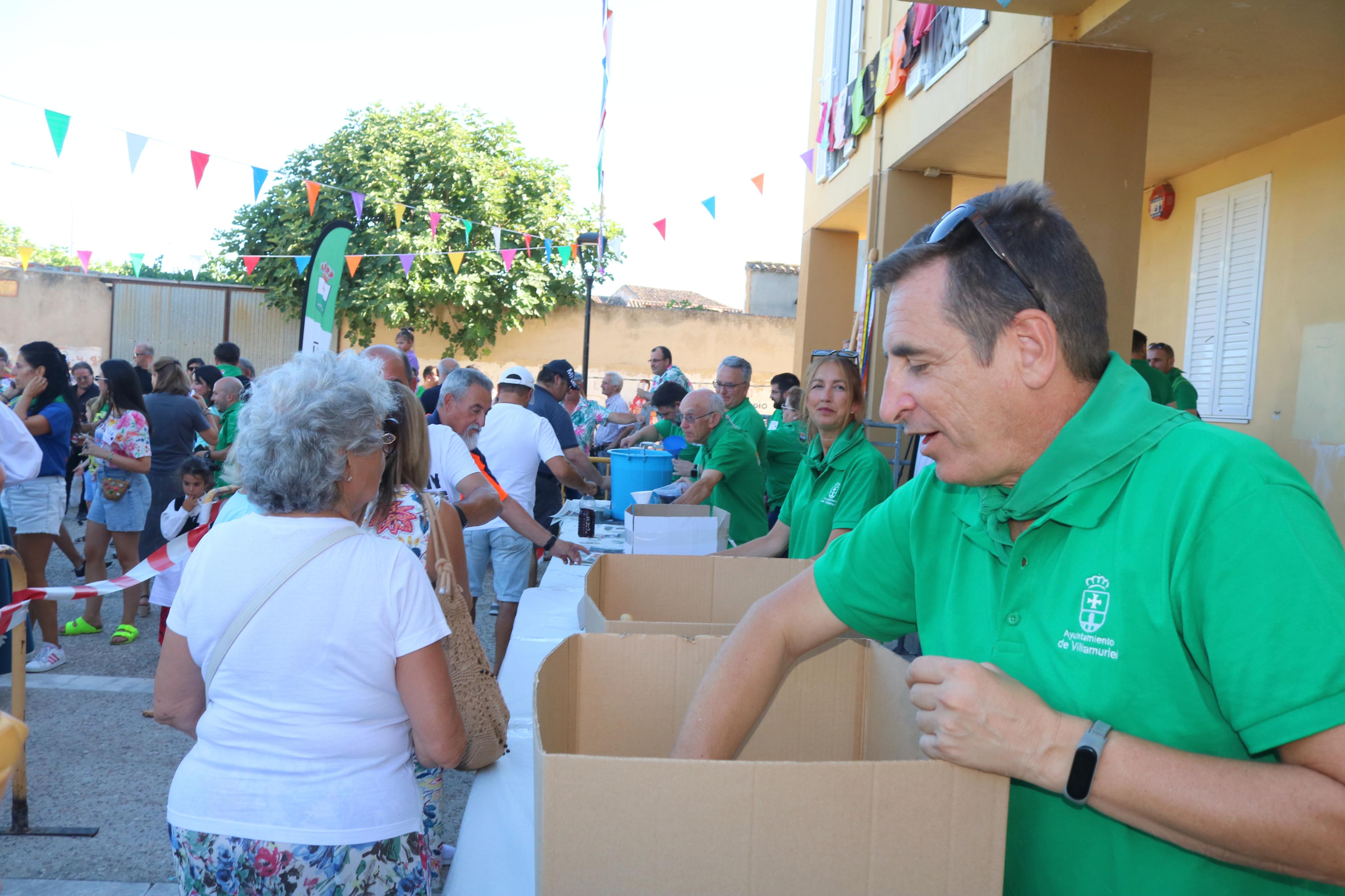 Villamuriel de Cerrato celebra San Roque con pan, queso y vino