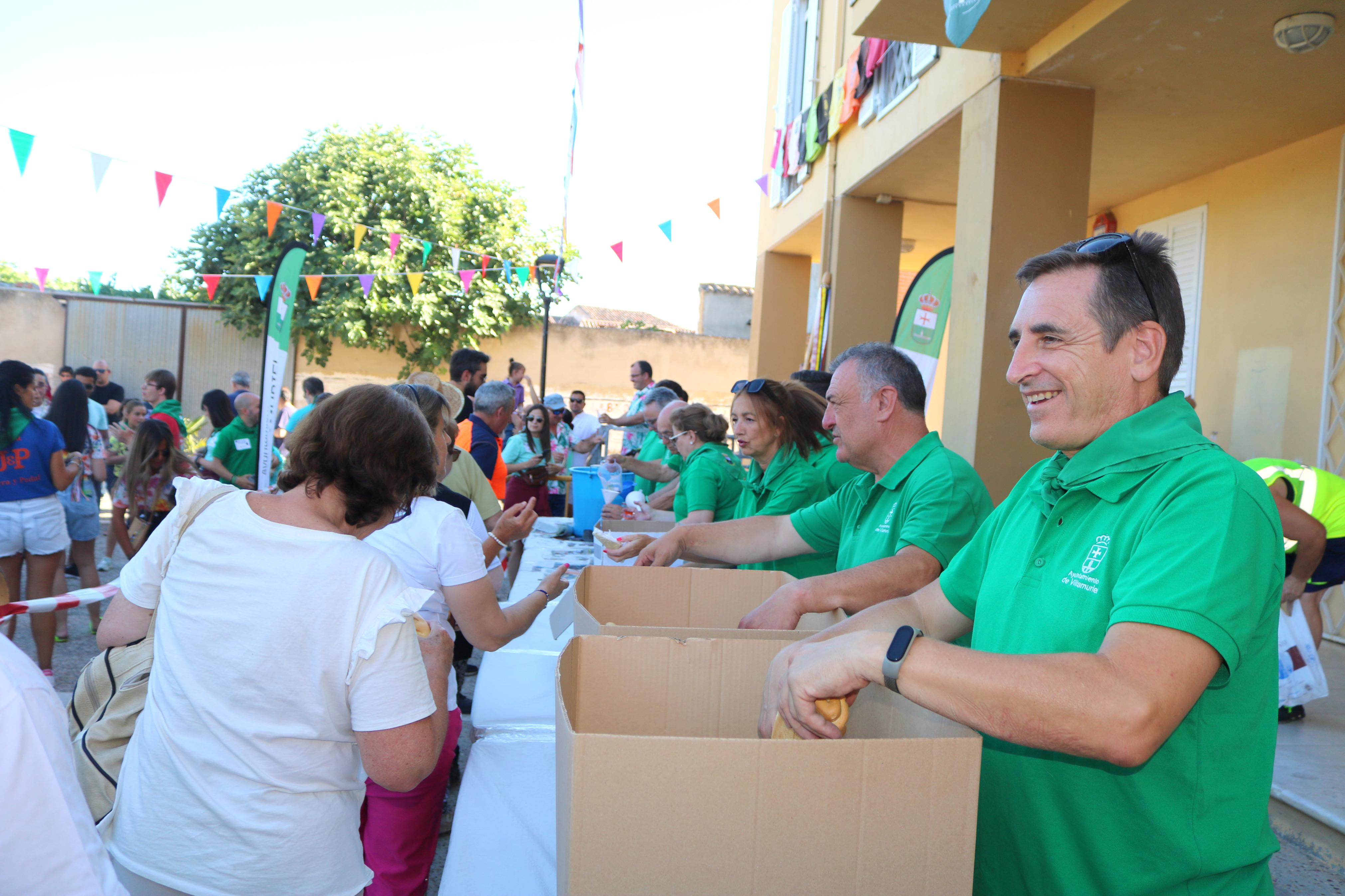 Villamuriel de Cerrato celebra San Roque con pan, queso y vino