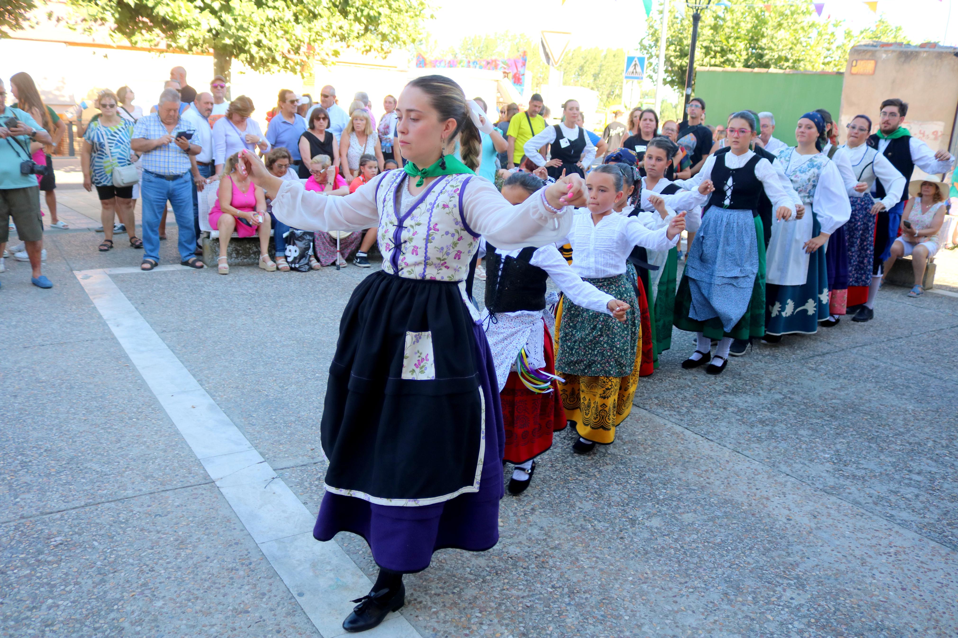 Villamuriel de Cerrato celebra San Roque con pan, queso y vino