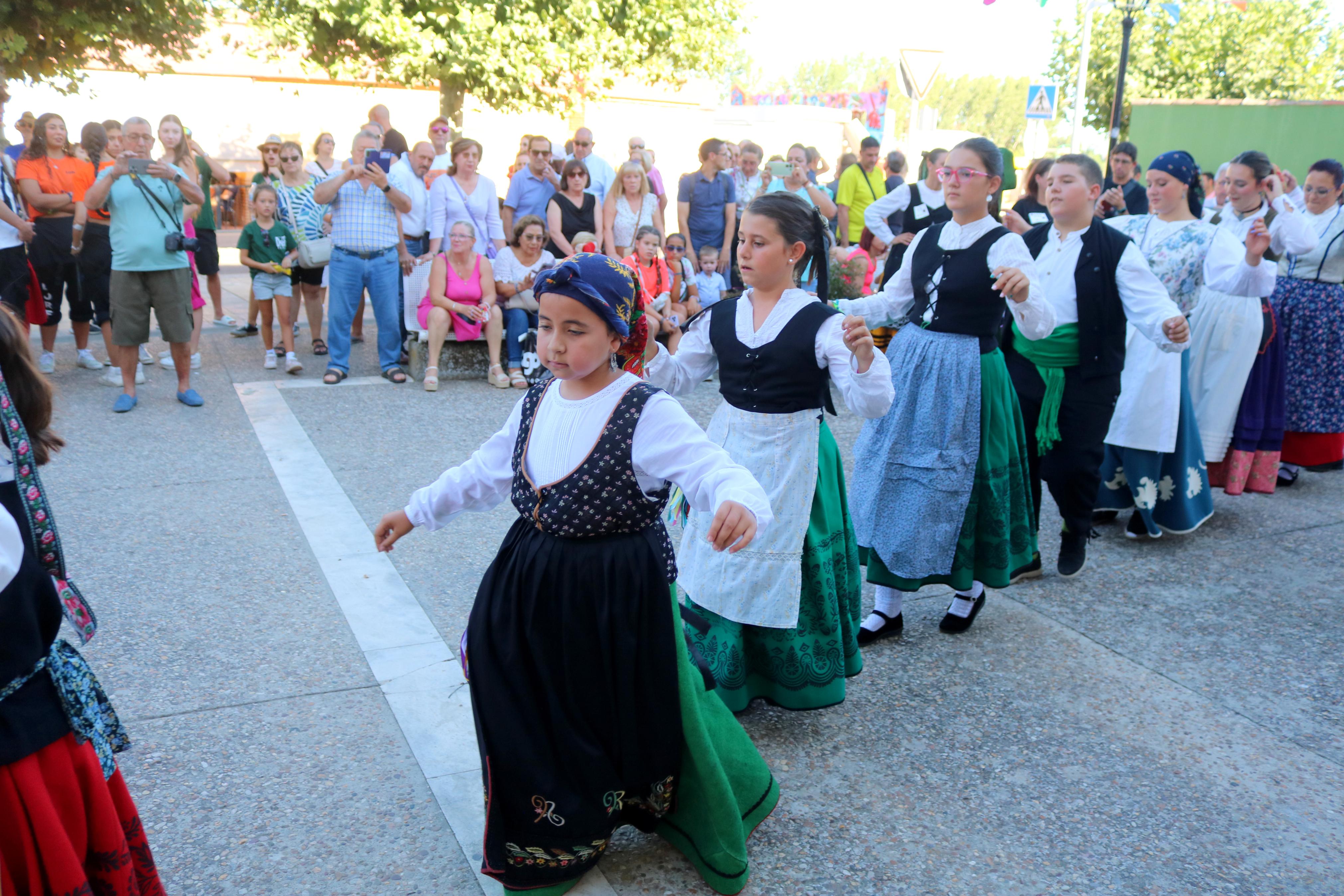 Villamuriel de Cerrato celebra San Roque con pan, queso y vino