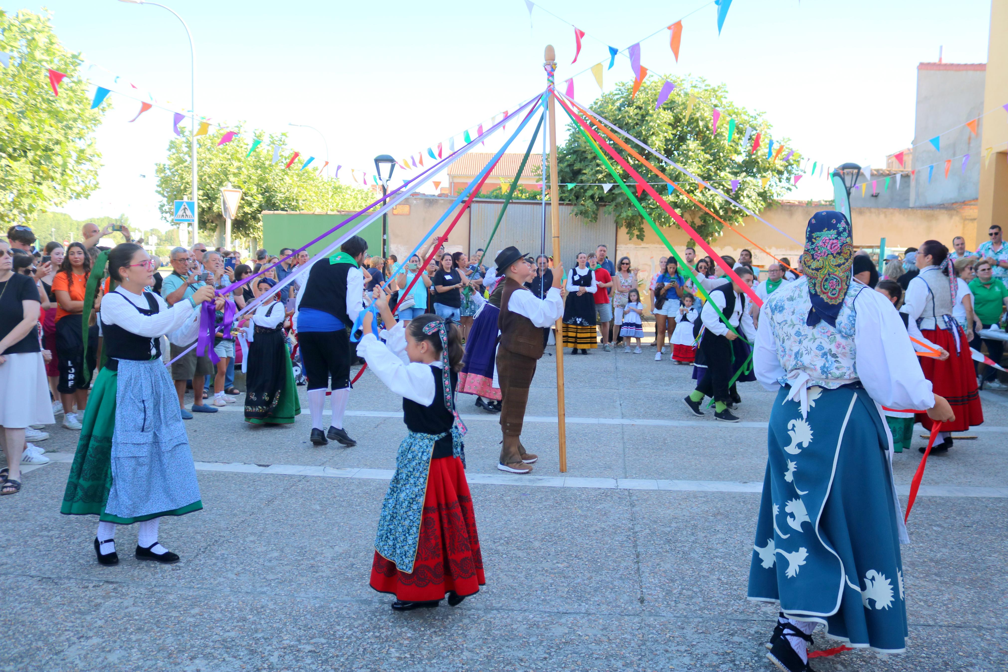 Villamuriel de Cerrato celebra San Roque con pan, queso y vino