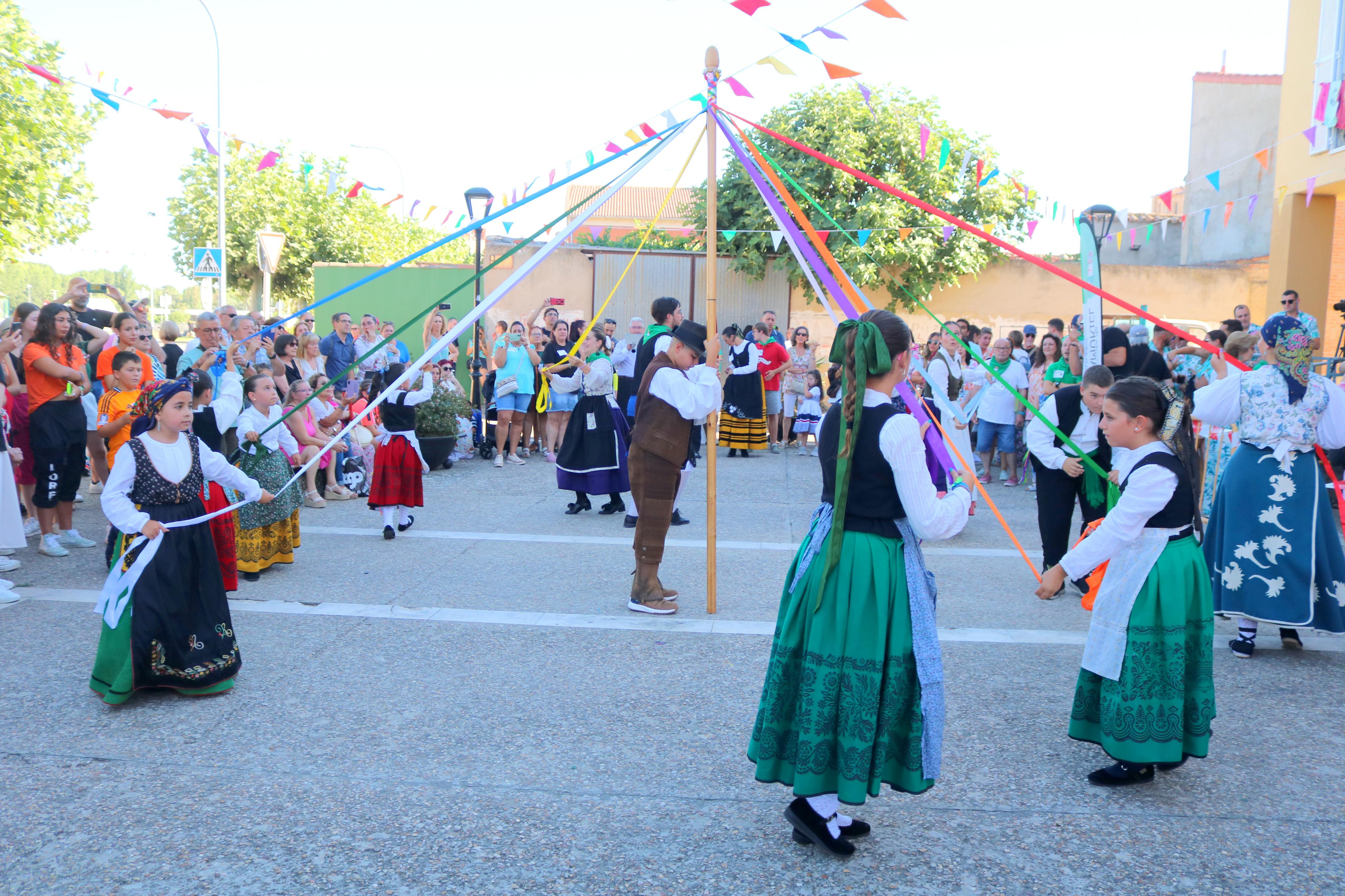 Villamuriel de Cerrato celebra San Roque con pan, queso y vino