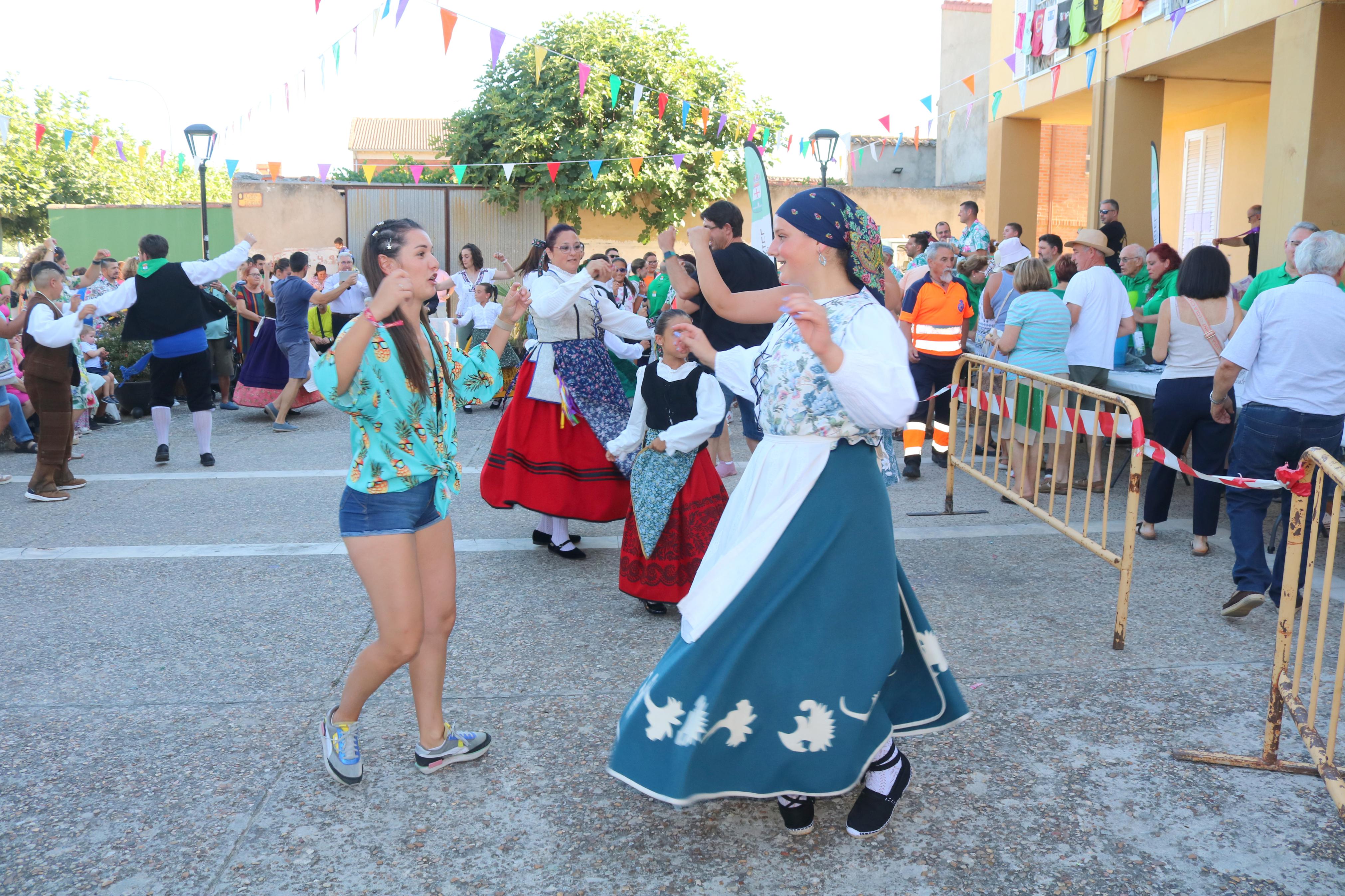 Villamuriel de Cerrato celebra San Roque con pan, queso y vino